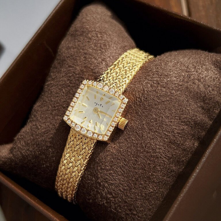 Mini Delicate Square Wheat Women’s Square Retro Quartz Watch